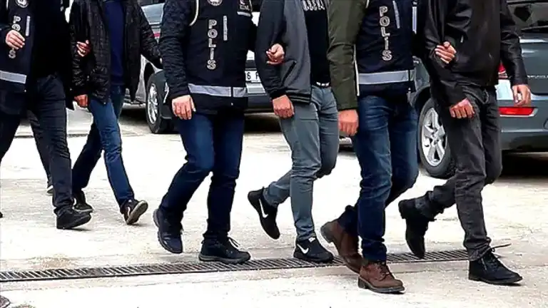 İstanbul'da FETÖ Operasyonu: 13 Gözaltı